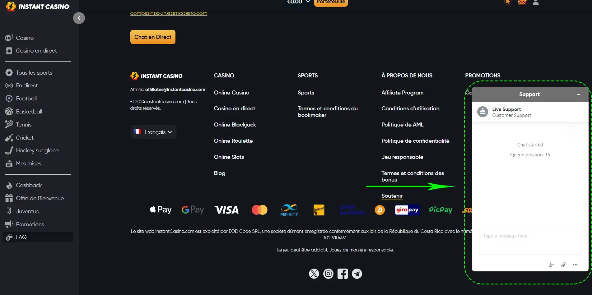 Pied de page du site Instant Casino avec liens vers les conditions, paiements accept&eacute;s et support client en live chat
